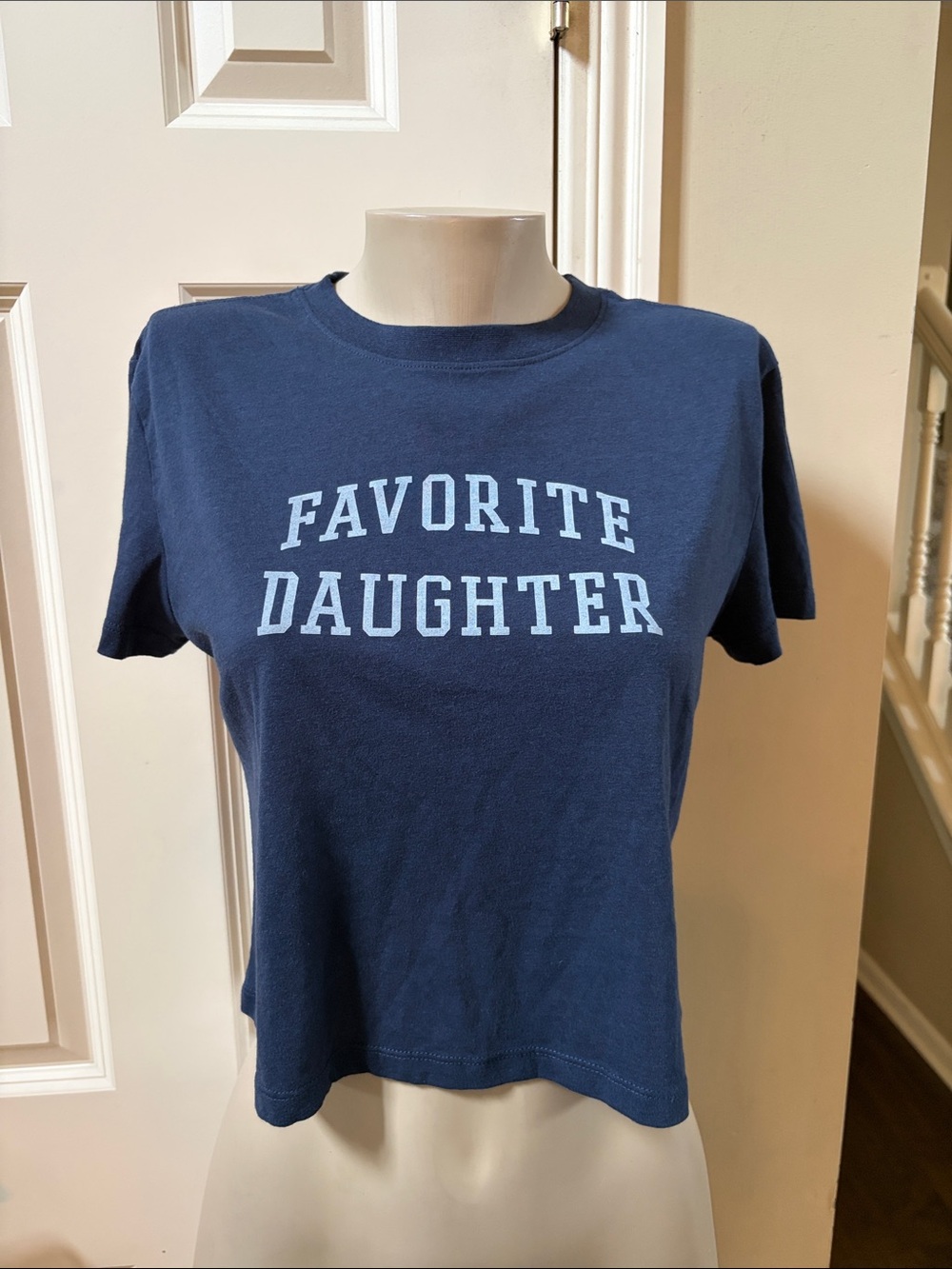 Favorite Daughter Graphic Crop Tee in Navy, small